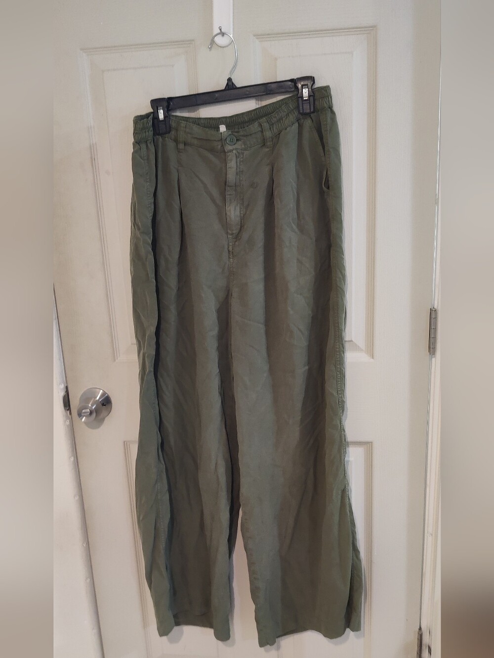 Aerie Green Flowy Pants